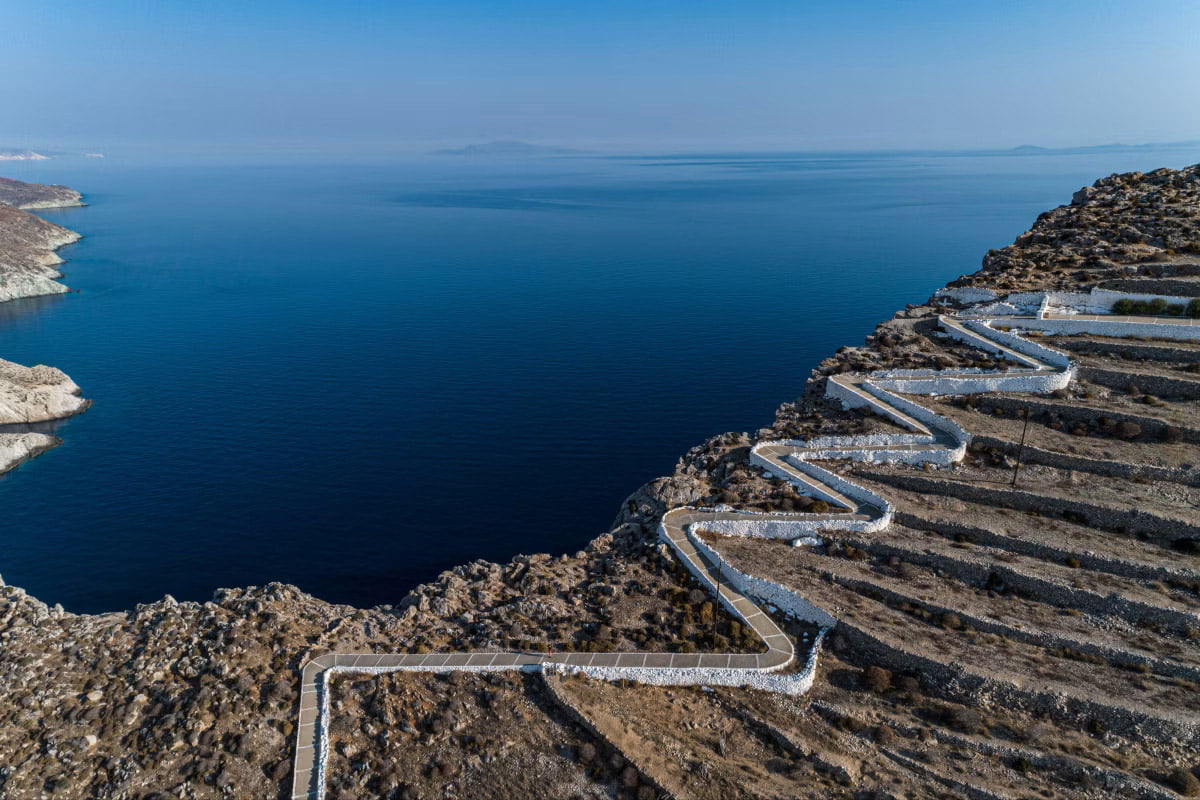 FINANCIAL TIMES HTSI: 8 TRUE ESCAPES WHERE YOU CAN LEAVE IT ALL BEHIND