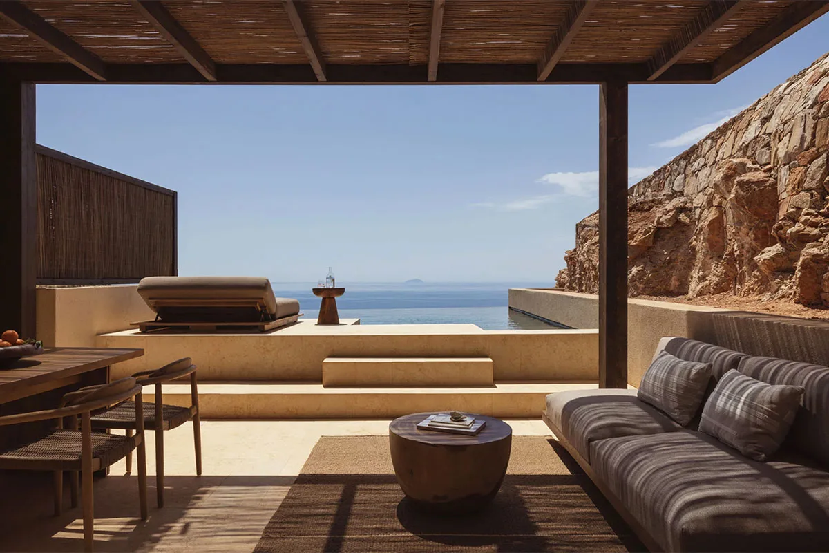 COUNTRY AND TOWN HOUSE: GUNDARI RESORT: THE NEW JEWEL OF FOLEGANDROS