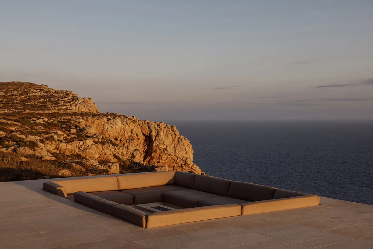 WALLPAPER: Tour Gundari, the unspoilt retreat to know, on breathtaking Greek island Folegandros